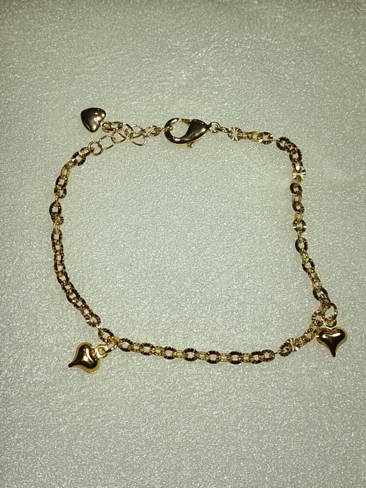 Bracelet maille strié avec petits cœurs